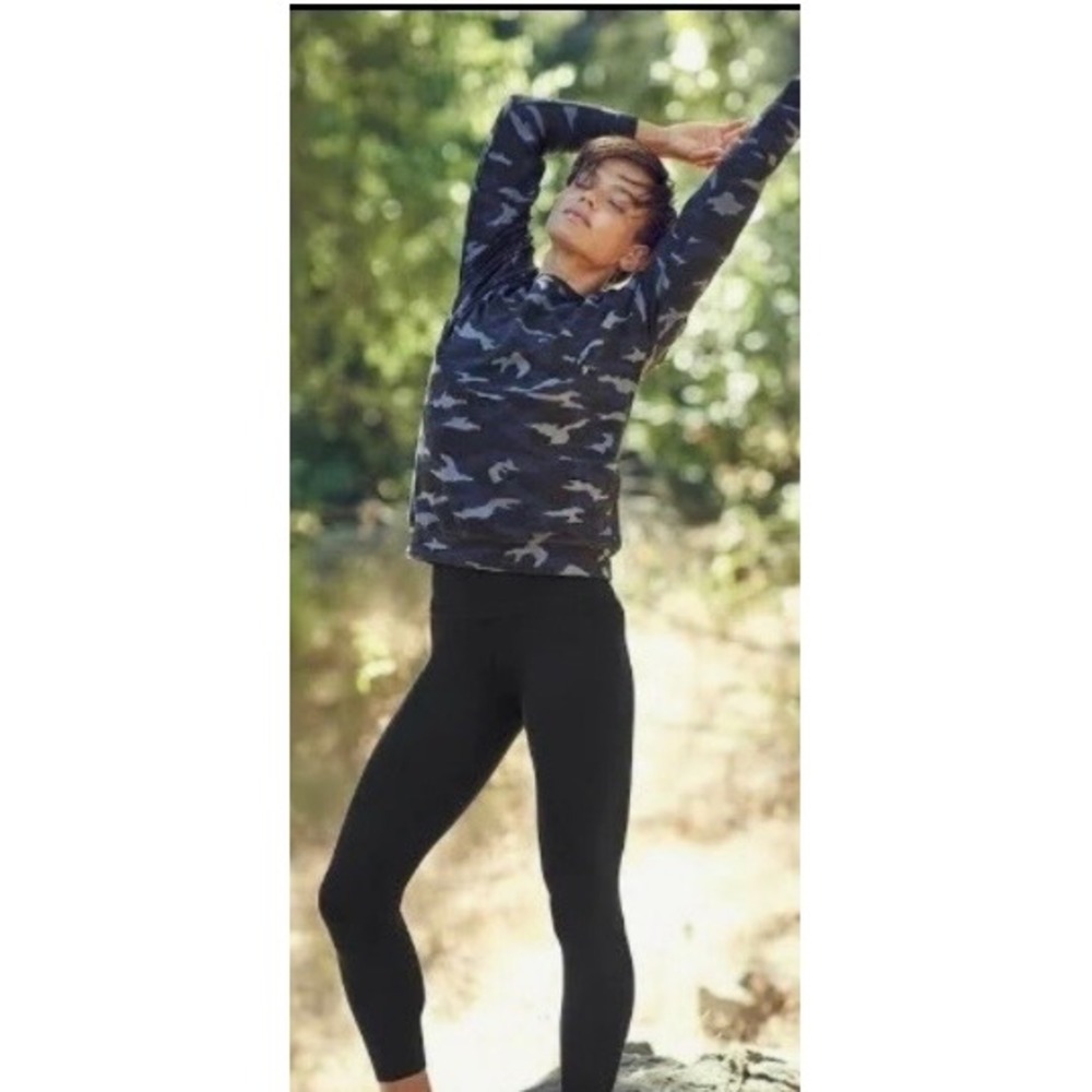 Athleta Womens Camo Crewneck Sweatshirt Blue Grey Camouflage XS